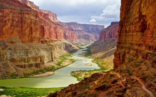 Grand Canyon of the Colorado River in Arizona. [From Intinarist.com]