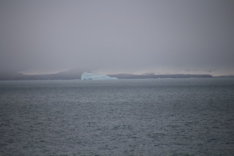 Fog at noon on Aug.-20, 2018 to the south of Scoresby Sund. [Photo by Dragonfly Leathrum]